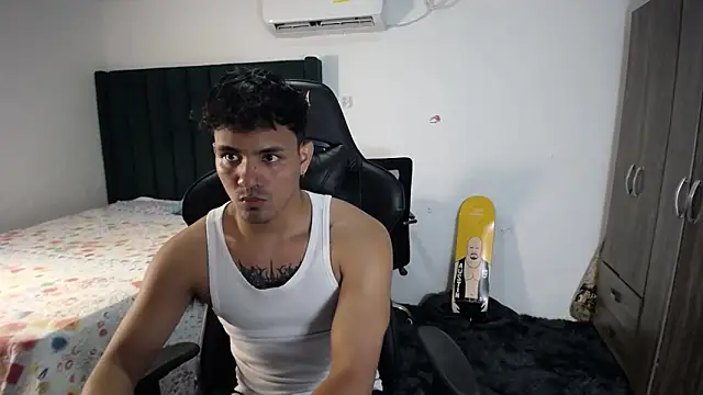 man dur07 online show from March 15, 2025, 8:32 pm