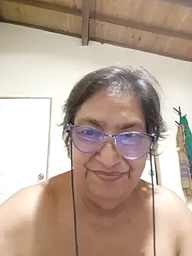 florecita69 online show from October 16, 2025, 2:36 pm