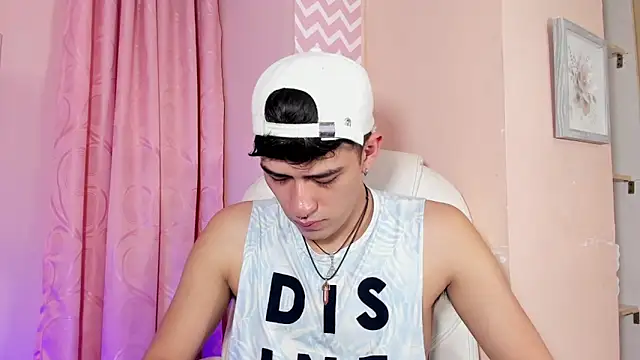 Snapshot of Ryan_Clark_ chatting on January 14, 2025, 8:04 pm Ryan Clark online show from January 14, 2025, 8:04 pm