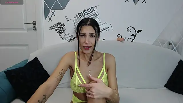 -jennyX0 online show from February 6, 2025, 6:24 pm