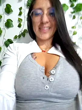 Snapshot of VALERY-03_ chatting on February 23, 2026, 12:17 pm VALERY-03 online show from February 23, 2026, 12:17 pm