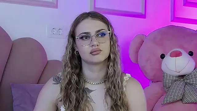 Snapshot of Abby__White chatting on July 28, 2026, 4:16 pm Abby White online show from July 28, 2026, 4:16 pm