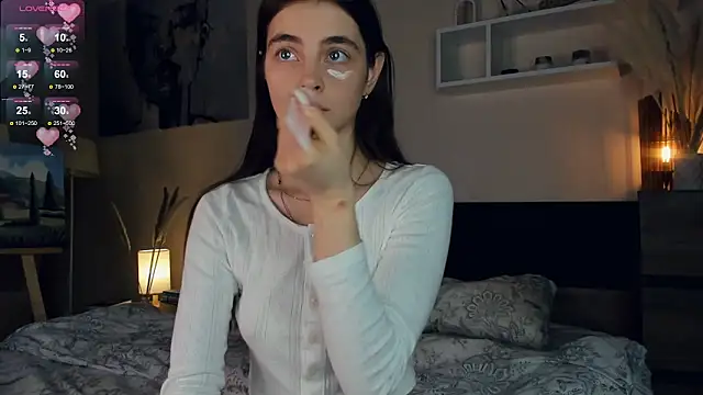 MaryJacksoon online show from March 3, 2025, 7:35 am