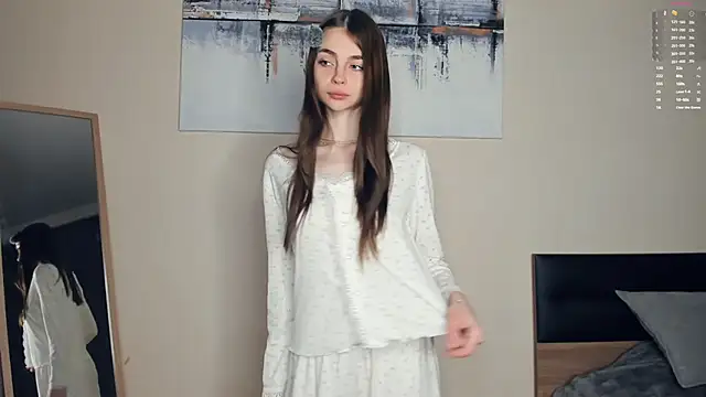 MaryJacksoon online show from April 24, 2026, 7:43 am
