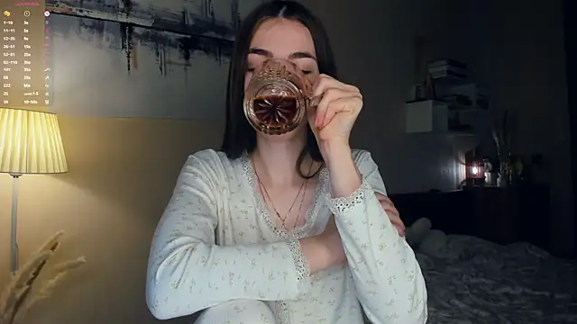 MaryJacksoon online show from February 15, 2026, 7:51 am