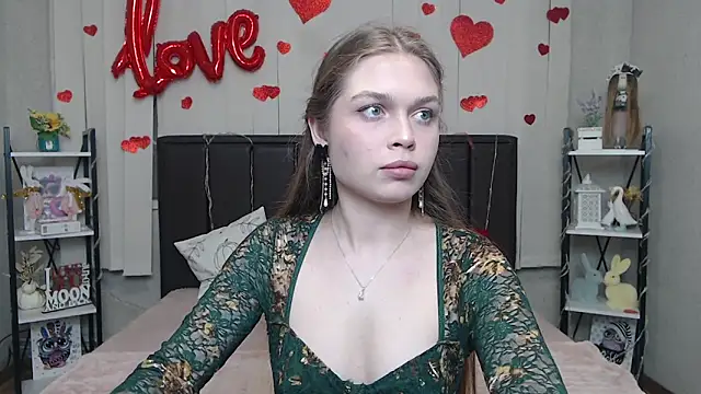 LaraPika online show from March 19, 2026, 6:02 am