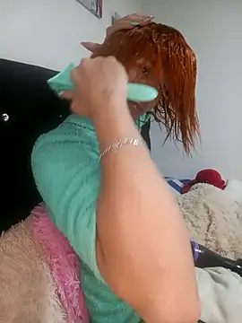 giuliana andrade online show from October 10, 2025, 1:39 am