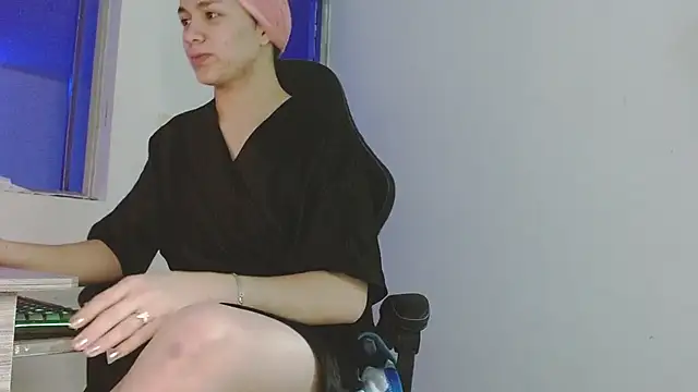 giuliana andrade online show from June 10, 2026, 12:12 am