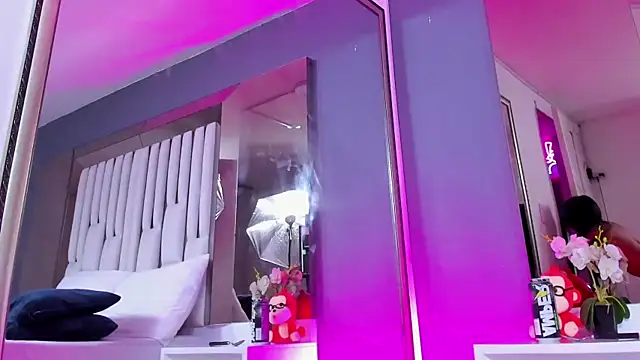 Kitty Eliffe online show from March 1, 2025, 1:32 am