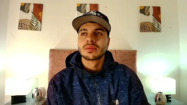 Snapshot of Amadeo_Wild chatting on April 6, 2026, 12:17 pm Amadeo Wild online show from April 6, 2026, 12:17 pm