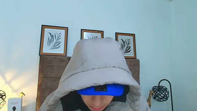 Amadeo Wild online show from February 12, 2025, 3:49 pm