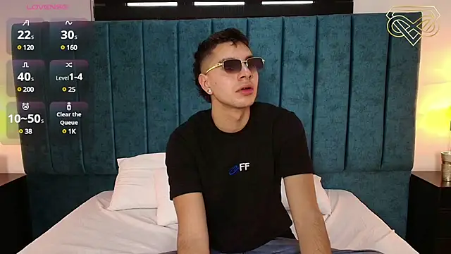 Amadeo Wild online show from December 19, 2024, 8:44 pm