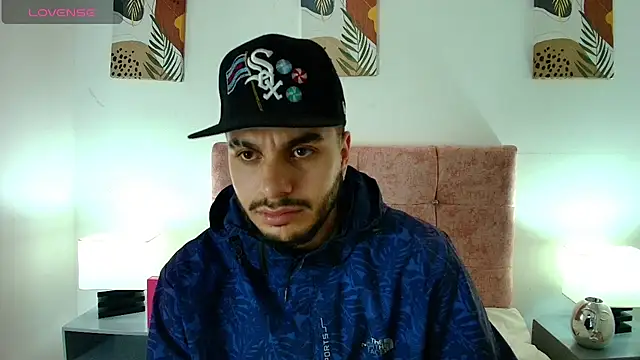 Snapshot of Amadeo_Wild chatting on April 5, 2026, 2:46 pm Amadeo Wild online show from April 5, 2026, 2:46 pm