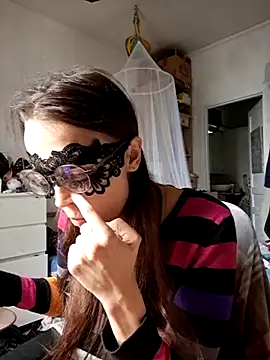 PearMaki online show from September 16, 2025, 2:29 pm