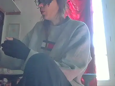 PearMaki online show from February 23, 2025, 10:28 am