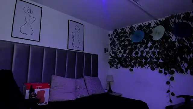 Kitty Gang online show from July 7, 2026, 12:24 am