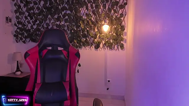 Kitty Gang online show from September 19, 2025, 2:26 am