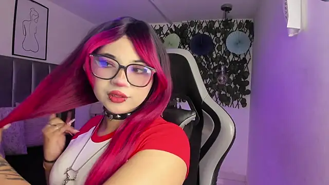 Snapshot of Kitty_Gang chatting on June 16, 2026, 1:27 am Kitty Gang online show from June 16, 2026, 1:27 am