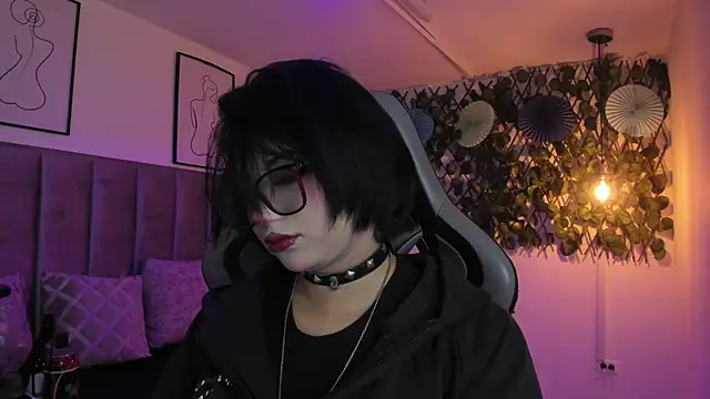 Snapshot of Kitty_Gang chatting on June 6, 2026, 1:33 am Kitty Gang online show from June 6, 2026, 1:33 am