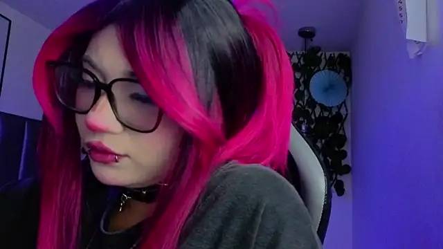 Snapshot of Kitty_Gang chatting on May 16, 2026, 1:26 am Kitty Gang online show from May 16, 2026, 1:26 am