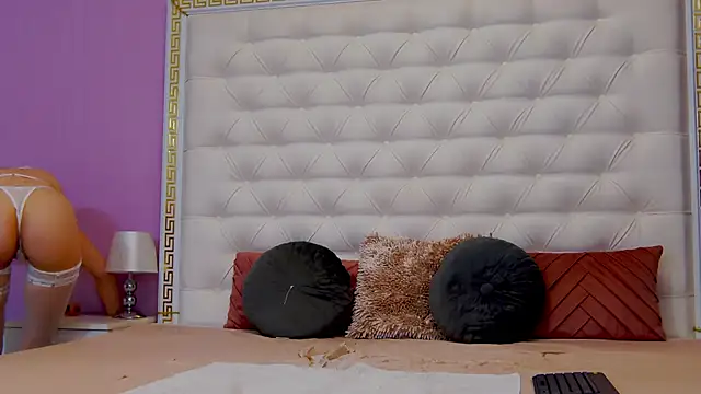 Lenna Paul online show from September 17, 2025, 4:14 am