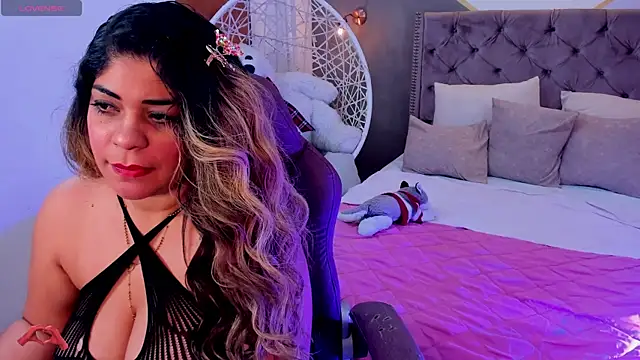 Snapshot of laris_park chatting on March 22, 2025, 3:20 pm laris park online show from March 22, 2025, 3:20 pm