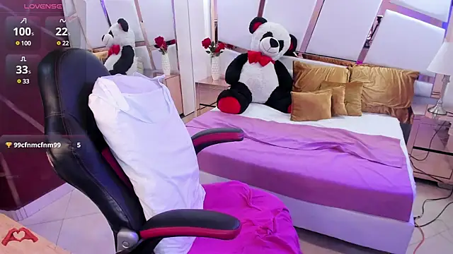 Snapshot of laris_park chatting on March 21, 2025, 11:56 pm laris park online show from March 21, 2025, 11:56 pm