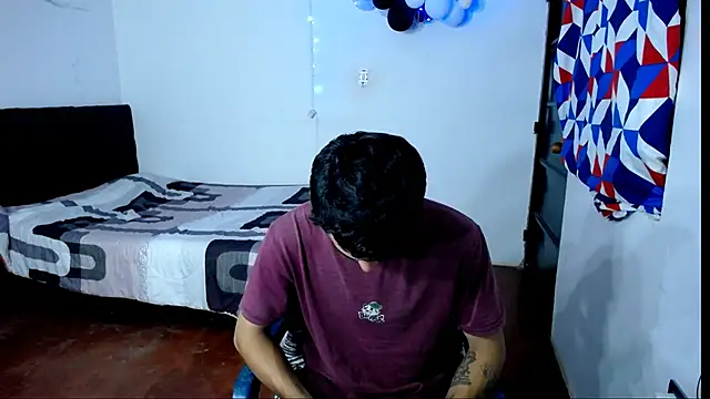 Snapshot of freddy_romas chatting on February 10, 2026, 2:32 am freddy romas online show from February 10, 2026, 2:32 am