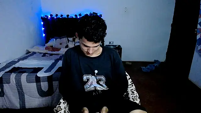 freddy romas online show from September 23, 2025, 3:46 am