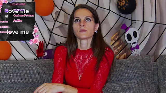 hailey peach online show from October 31, 2025, 6:04 pm