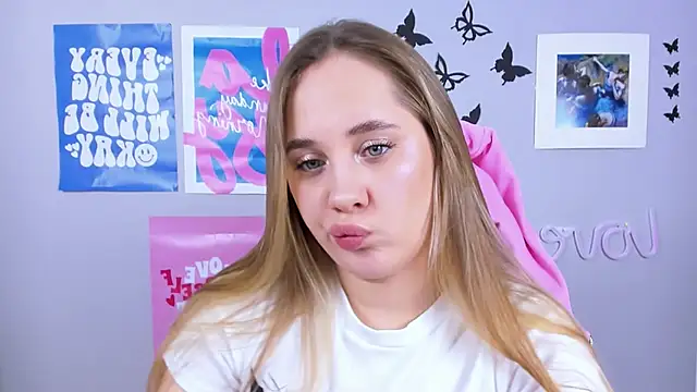 Snapshot of MiaMilas chatting on January 24, 2025, 8:13 am MiaMilas online show from January 24, 2025, 8:13 am