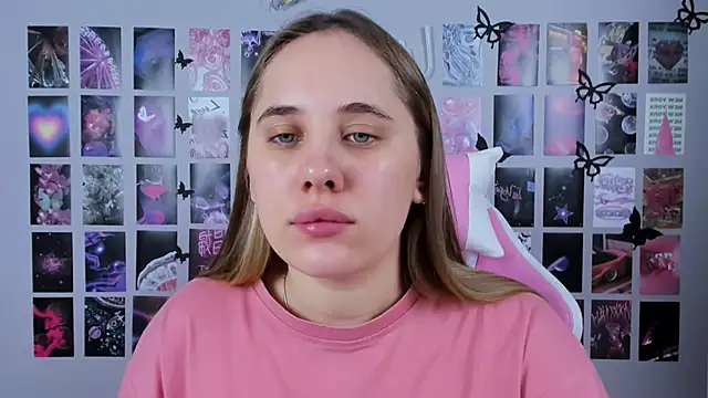 Snapshot of MiaMilas chatting on February 14, 2025, 7:17 am MiaMilas online show from February 14, 2025, 7:17 am