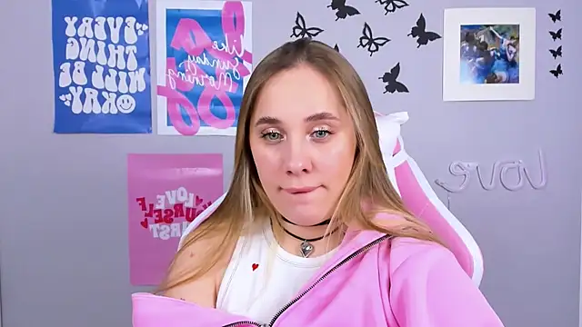 Snapshot of MiaMilas chatting on January 23, 2025, 3:05 am MiaMilas online show from January 23, 2025, 3:05 am