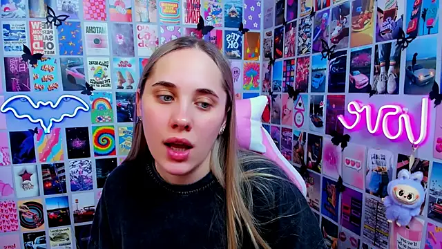 Snapshot of MiaMilas chatting on February 19, 2026, 4:04 pm MiaMilas online show from February 19, 2026, 4:04 pm