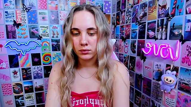 Snapshot of MiaMilas chatting on February 18, 2026, 2:46 pm MiaMilas online show from February 18, 2026, 2:46 pm