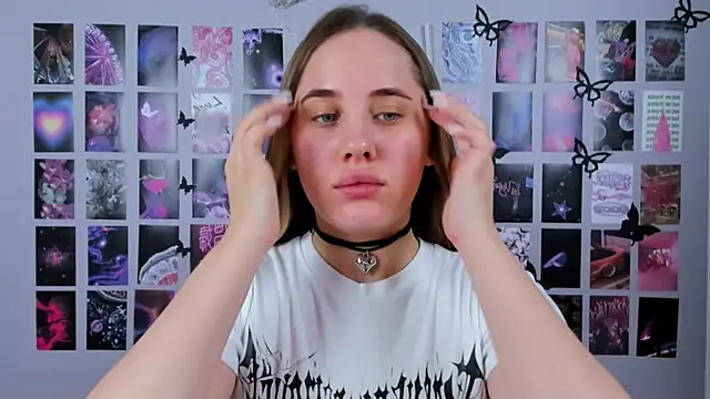 Snapshot of MiaMilas chatting on February 19, 2025, 7:50 am MiaMilas online show from February 19, 2025, 7:50 am