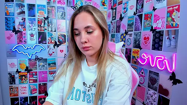 Snapshot of MiaMilas chatting on September 11, 2025, 9:15 pm MiaMilas online show from September 11, 2025, 9:15 pm