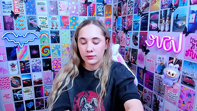 Snapshot of MiaMilas chatting on March 23, 2026, 3:01 pm MiaMilas online show from March 23, 2026, 3:01 pm