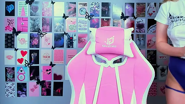 Snapshot of MiaMilas chatting on March 20, 2025, 5:02 am MiaMilas online show from March 20, 2025, 5:02 am