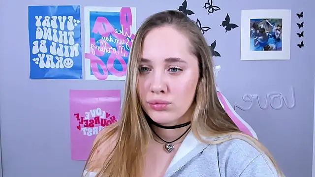 Snapshot of MiaMilas chatting on January 20, 2025, 11:56 am MiaMilas online show from January 20, 2025, 11:56 am