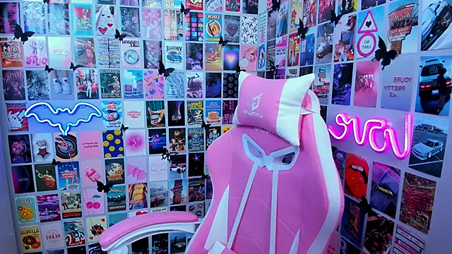 Snapshot of MiaMilas chatting on October 3, 2025, 5:58 pm MiaMilas online show from October 3, 2025, 5:58 pm