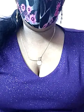 mallu-sumi online show from May 4, 2026, 10:23 pm