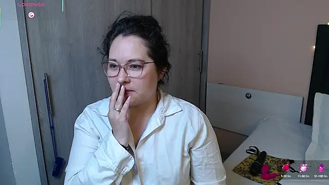 Snapshot of May_Carlier chatting on March 17, 2025, 11:13 pm May Carlier online show from March 17, 2025, 11:13 pm