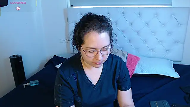 Snapshot of May_Carlier chatting on February 8, 2026, 8:17 pm May Carlier online show from February 8, 2026, 8:17 pm