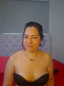 Snapshot of May_Carlier chatting on February 19, 2026, 9:34 pm May Carlier online show from February 19, 2026, 9:34 pm