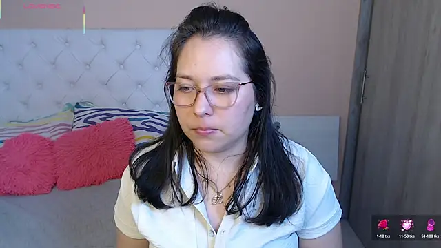 Snapshot of May_Carlier chatting on November 30, 2025, 6:25 am May Carlier online show from November 30, 2025, 6:25 am