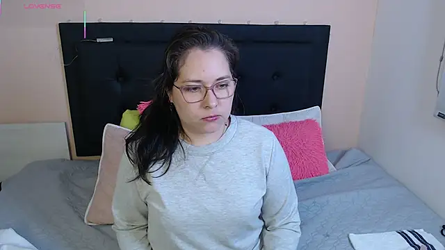 Snapshot of May_Carlier chatting on September 16, 2025, 12:11 am May Carlier online show from September 16, 2025, 12:11 am