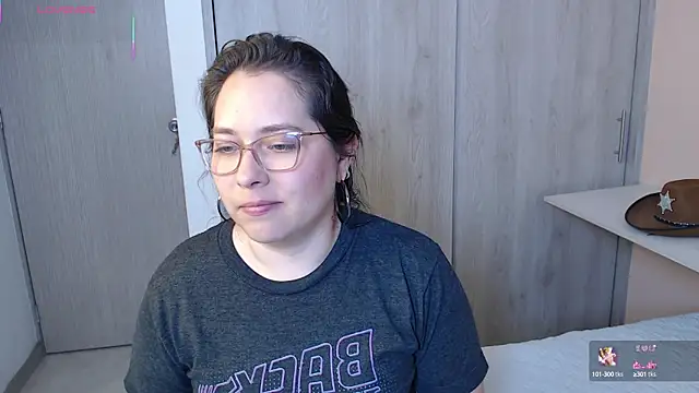 Snapshot of May_Carlier chatting on October 20, 2025, 3:08 am May Carlier online show from October 20, 2025, 3:08 am