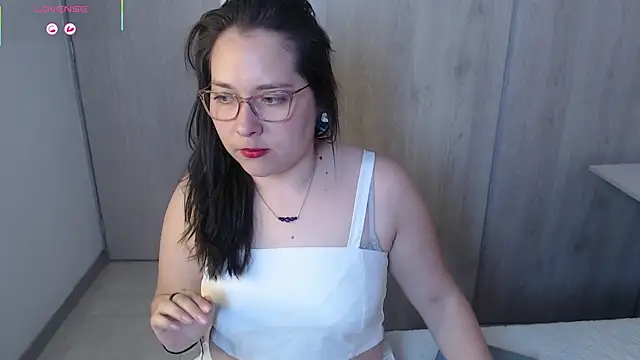 Snapshot of May_Carlier chatting on October 6, 2025, 11:49 pm May Carlier online show from October 6, 2025, 11:49 pm