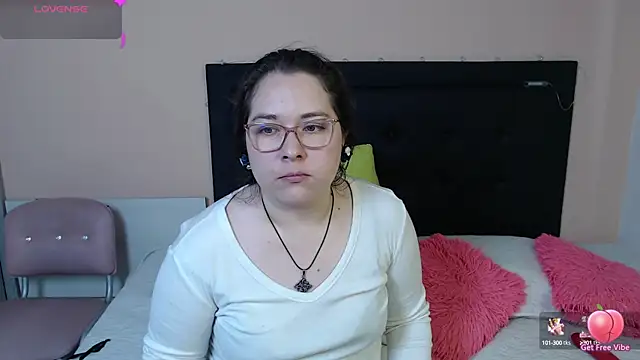 Snapshot of May_Carlier chatting on February 19, 2025, 8:41 pm May Carlier online show from February 19, 2025, 8:41 pm